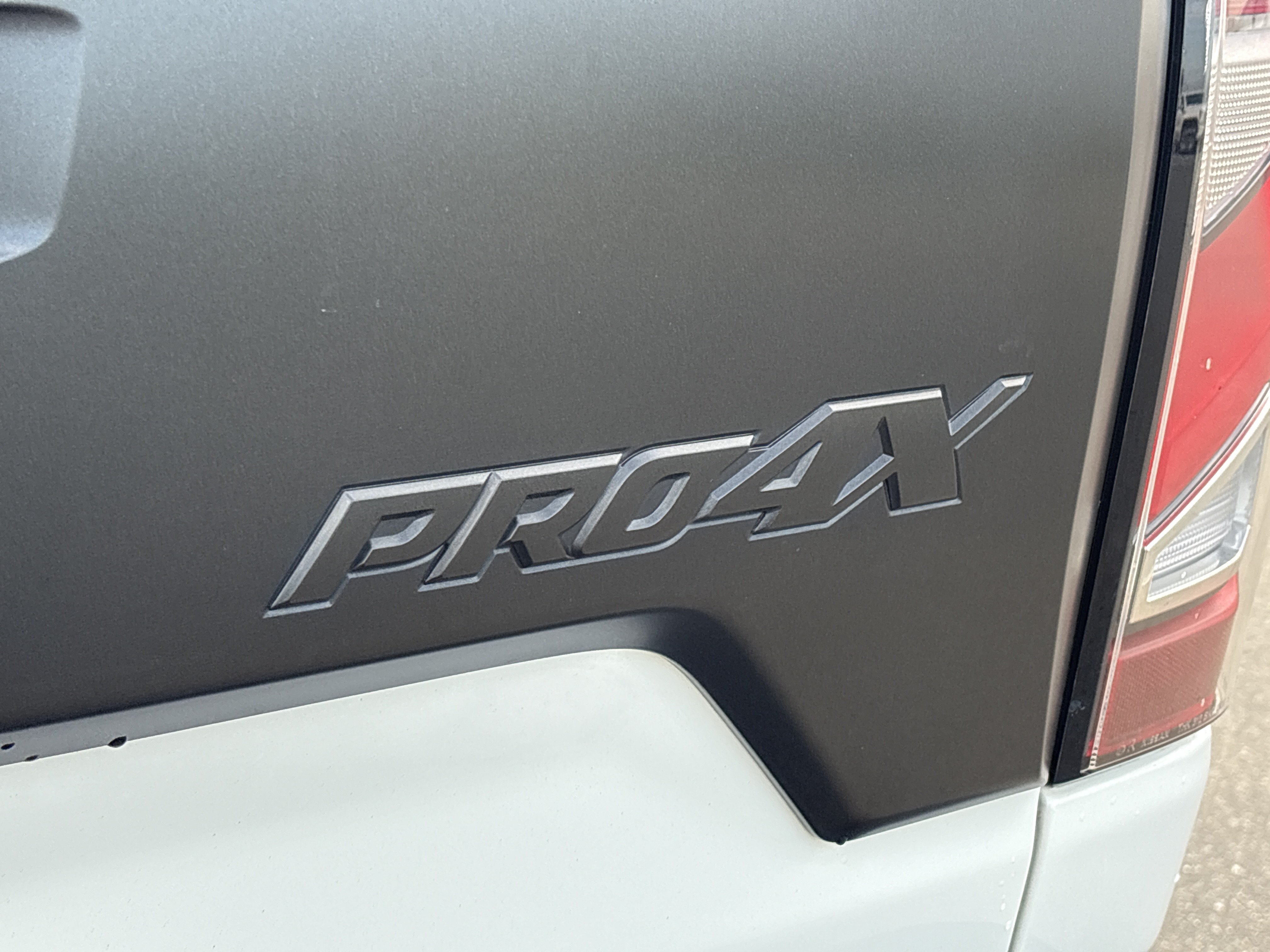 Used 2023 Nissan Titan PRO-4X w/ Pro-4x Convenience Package AWD/4WD image 34