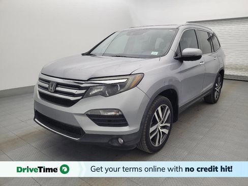 Used 2018 Honda Pilot Touring image 1