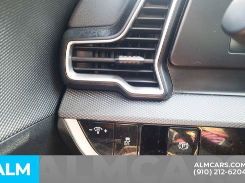 Used 2024 Kia Sportage LX image 18