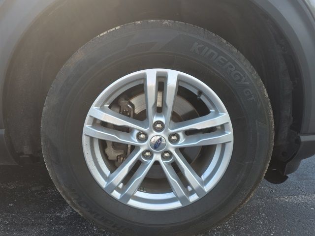 Used 2022 Ford Explorer XLT AWD/4WD image 18