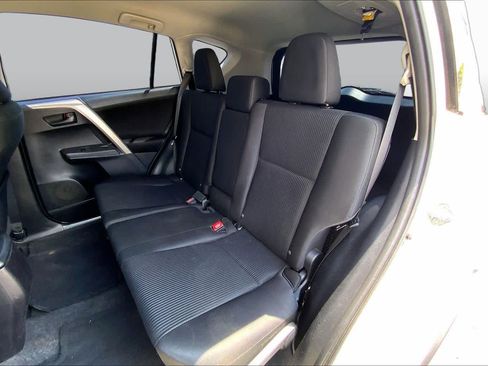 Used 2015 Toyota RAV4 LE FWD image 21