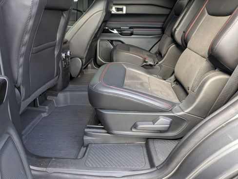 Certified 2024 Ford Explorer ST-Line w/ Class IV Trailer Tow Package image 29