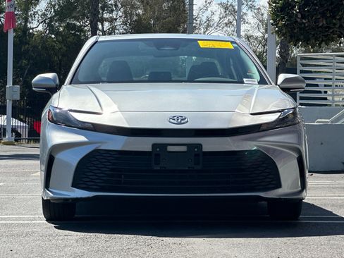 Used 2025 Toyota Camry LE w/ Convenience Package image 7