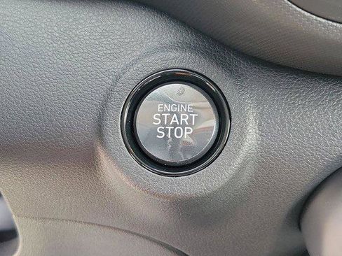 New 2025 Hyundai Venue Limited image 28