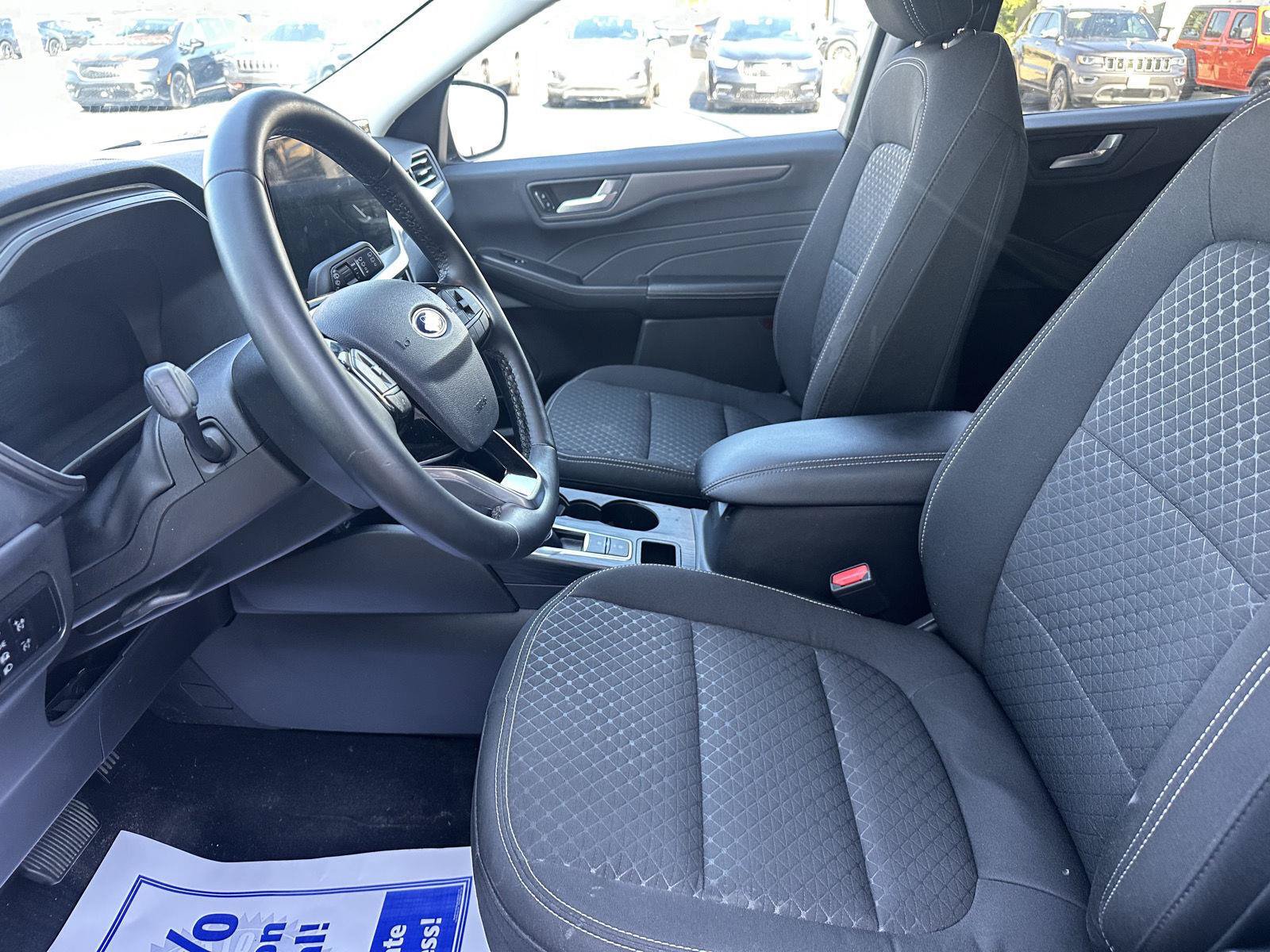 Used 2023 Ford Escape Active w/ Tech Pack #2 AWD/4WD image 21