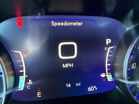 New 2026 Chrysler Pacifica Limited w/ Uconnect Theater Family Group image 17