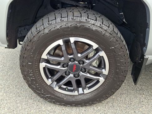 Used 2024 Toyota Tacoma TRD Sport w/ TRD Sport Premium Package AWD/4WD image 8