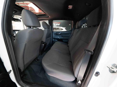 Used 2016 Toyota Tacoma TRD Sport w/ Premium & Technology Package image 23