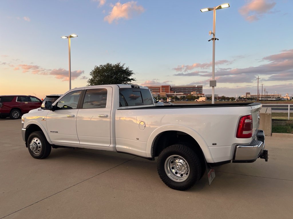 Used 2022 RAM 3500 Laramie AWD/4WD image 4