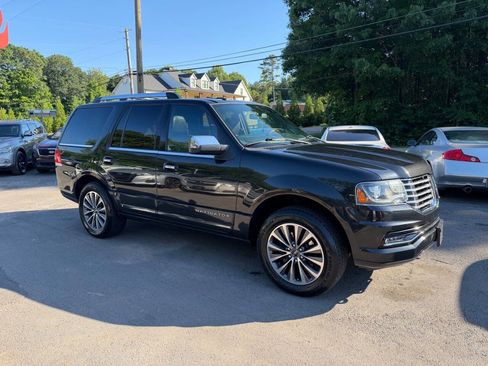 Used 2015 Lincoln Navigator 2WD image 4