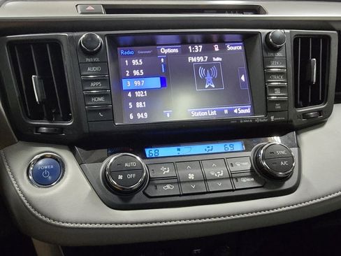 Used 2018 Toyota RAV4 XLE image 29