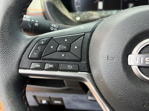 Used 2022 Nissan Kicks SR w/ Exterior Package FWD image 12