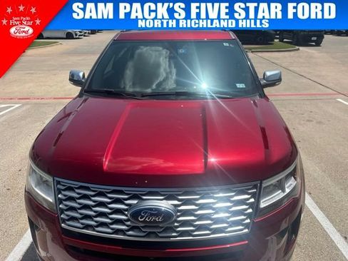 Used 2019 Ford Explorer Platinum AWD/4WD image 2