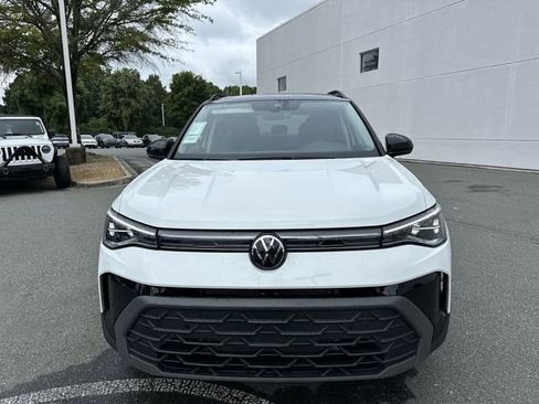 Used 2025 Volkswagen Taos SE image 8