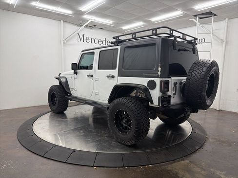 Used 2017 Jeep Wrangler Unlimited Sahara w/ Connectivity Group image 5