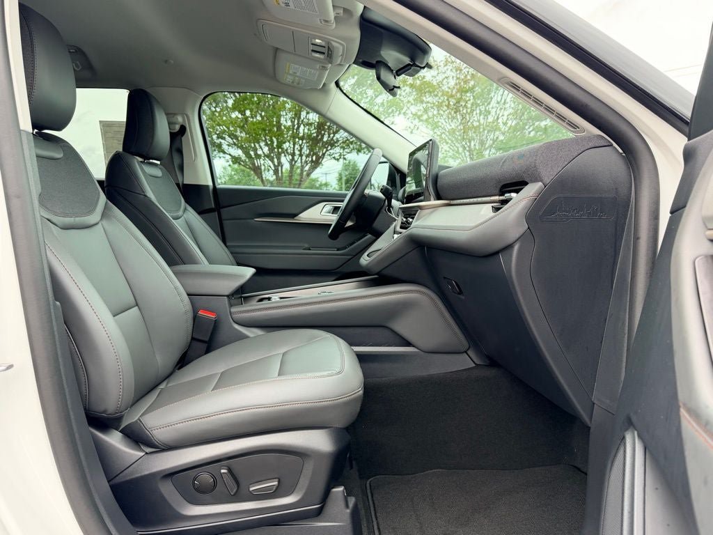 New 2026 Ford Explorer Active w/ Active Comfort Package RWD image 8