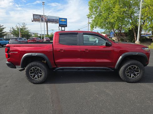 Used 2023 Chevrolet Colorado ZR2 w/ ZR2 Convenience Package III AWD/4WD image 2