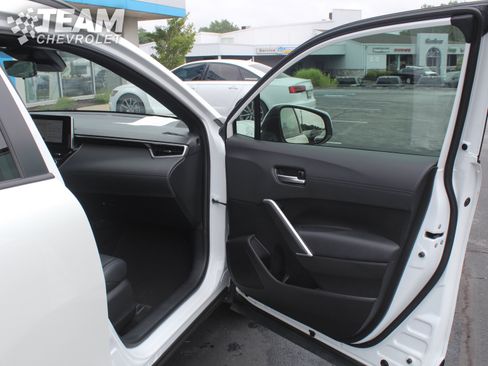 Used 2024 Toyota Corolla Cross AWD Hybrid w/ Convenience Package image 26