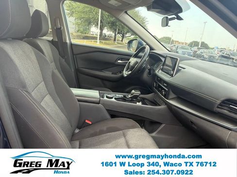 Used 2025 Nissan Rogue SV AWD/4WD image 30