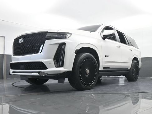 Used 2023 Cadillac Escalade V AWD/4WD image 85