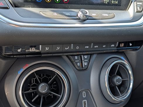 Certified 2025 Chevrolet Blazer LT AWD/4WD image 19