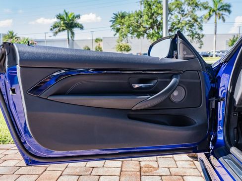 Used 2020 BMW M4 Coupe w/ Competition Package RWD image 18