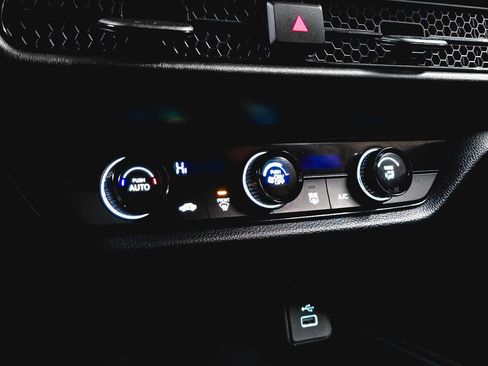 Used 2023 Honda HR-V LX image 26