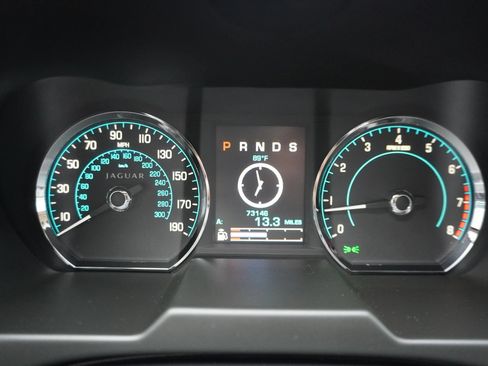 Used 2013 Jaguar XF 3.0 RWD image 17