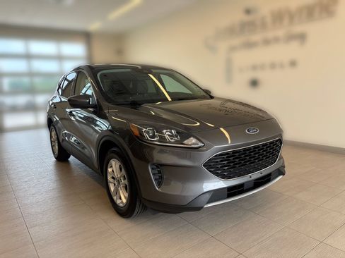 Used 2021 Ford Escape SE FWD image 4