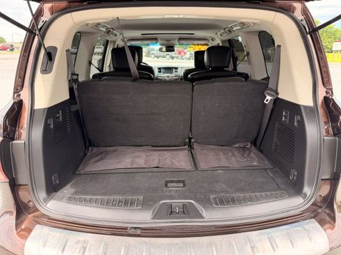 Used 2017 INFINITI QX80 4WD w/ Driver Assistance Package image 16