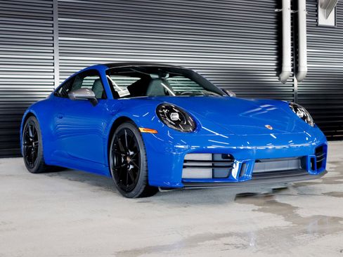 New 2026 Porsche 911 Carrera T image 8