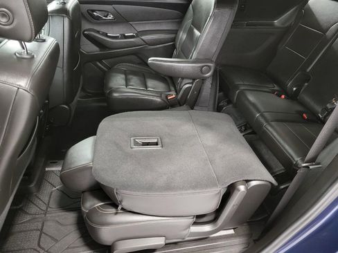 Certified 2023 Chevrolet Traverse LT w/ LPO, Floor Liner Package image 24