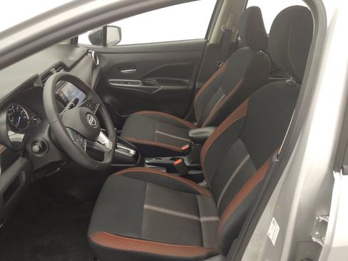 Used 2024 Nissan Versa SR FWD image 17