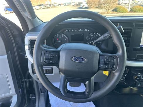 Used 2025 Ford F250 XLT image 13