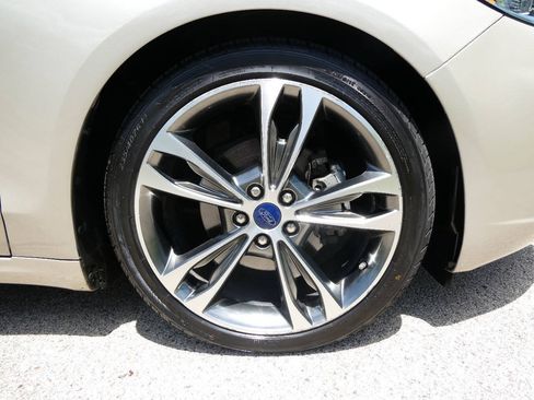 Used 2019 Ford Fusion Titanium AWD/4WD image 33