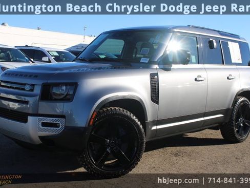 Used 2023 Land Rover Defender 110 SE image 10