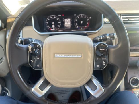 Used 2018 Land Rover Range Rover HSE image 16