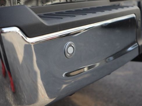 Used 2023 Ford F150 Lariat w/ Trailer Tow Package image 13