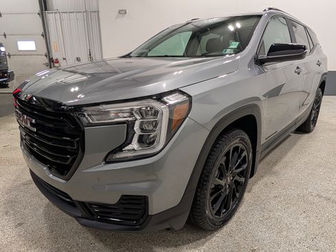 Used 2023 GMC Terrain SLE w/ Driver Convenience Package AWD/4WD image 6