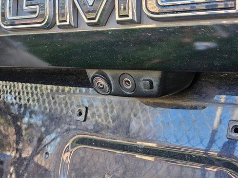 Used 2023 GMC Yukon Denali Ultimate image 8