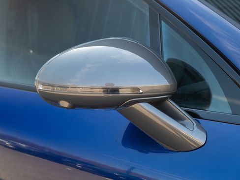 Certified 2023 Porsche Macan Turbo image 40