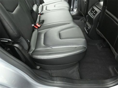 Certified 2022 Ford Edge Titanium w/ Class II Trailer Tow Package image 27