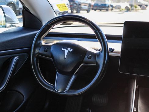 Used 2018 Tesla Model 3 Mid Range image 14