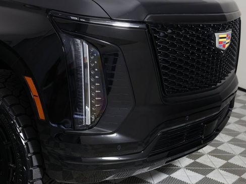 Used 2026 Cadillac Escalade ESV Sport w/ Touring Package image 47