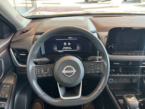Used 2023 Nissan Rogue Platinum FWD image 15