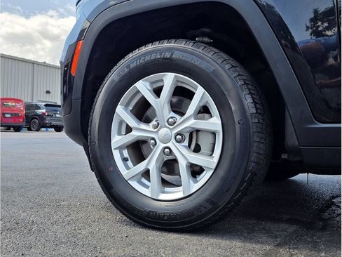 Used 2023 Jeep Grand Cherokee Limited AWD/4WD image 8