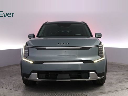 Used 2024 Kia EV9 Wind AWD/4WD image 11