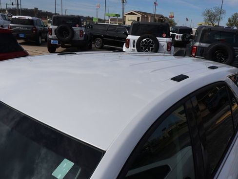 Used 2018 Chevrolet Equinox LT image 4