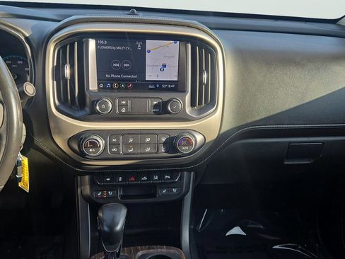 Used 2022 GMC Canyon Denali image 20