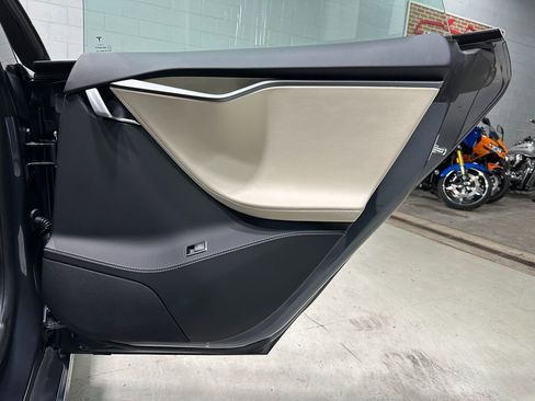 Used 2020 Tesla Model S Long Range image 14